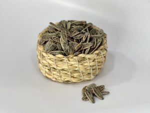 تخمه دور سفید